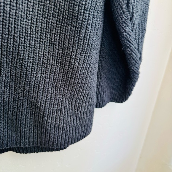 Urban Outfitters V- Neck Sweater Size S - Picture 6 of 8
